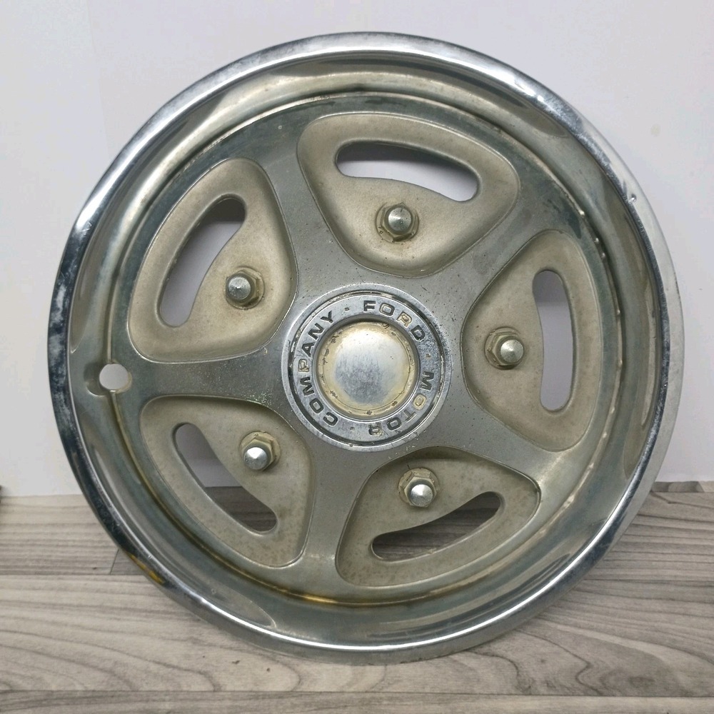 1974 - 1979 Ford Bronco Van F-150 F250 F-350 Hubcap 15" Wall hang Garage‎ Decor